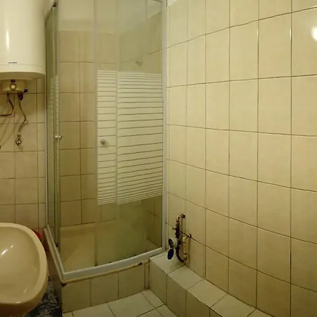Dobo Apartman * Pětikostelí